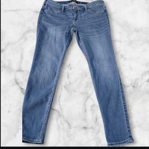 Hollister Women's Straight Leg Low Rise Jeans in Blue SIZE: 15R W:32 L :28